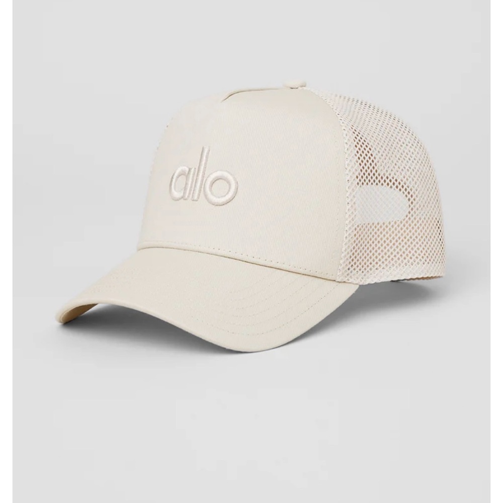 Alo District trucker hat never been worn